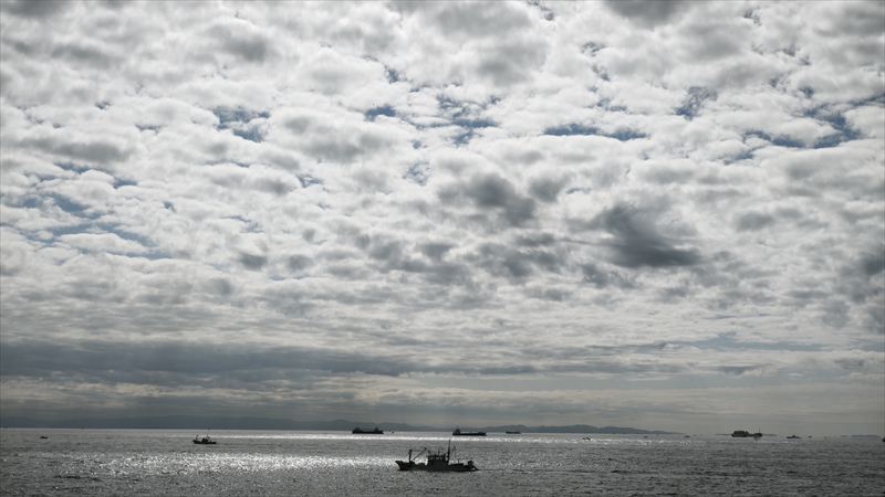 海をはるか沖へ出ますと…